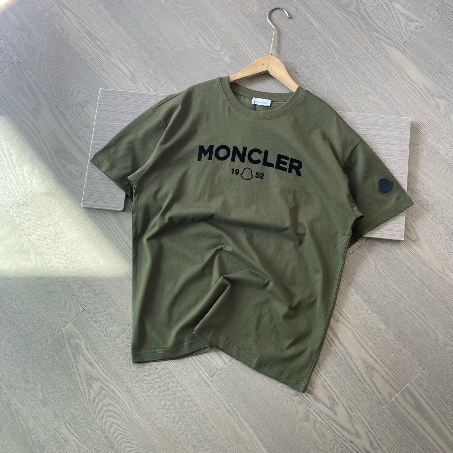 טישירט מונקלר – תמונה 9