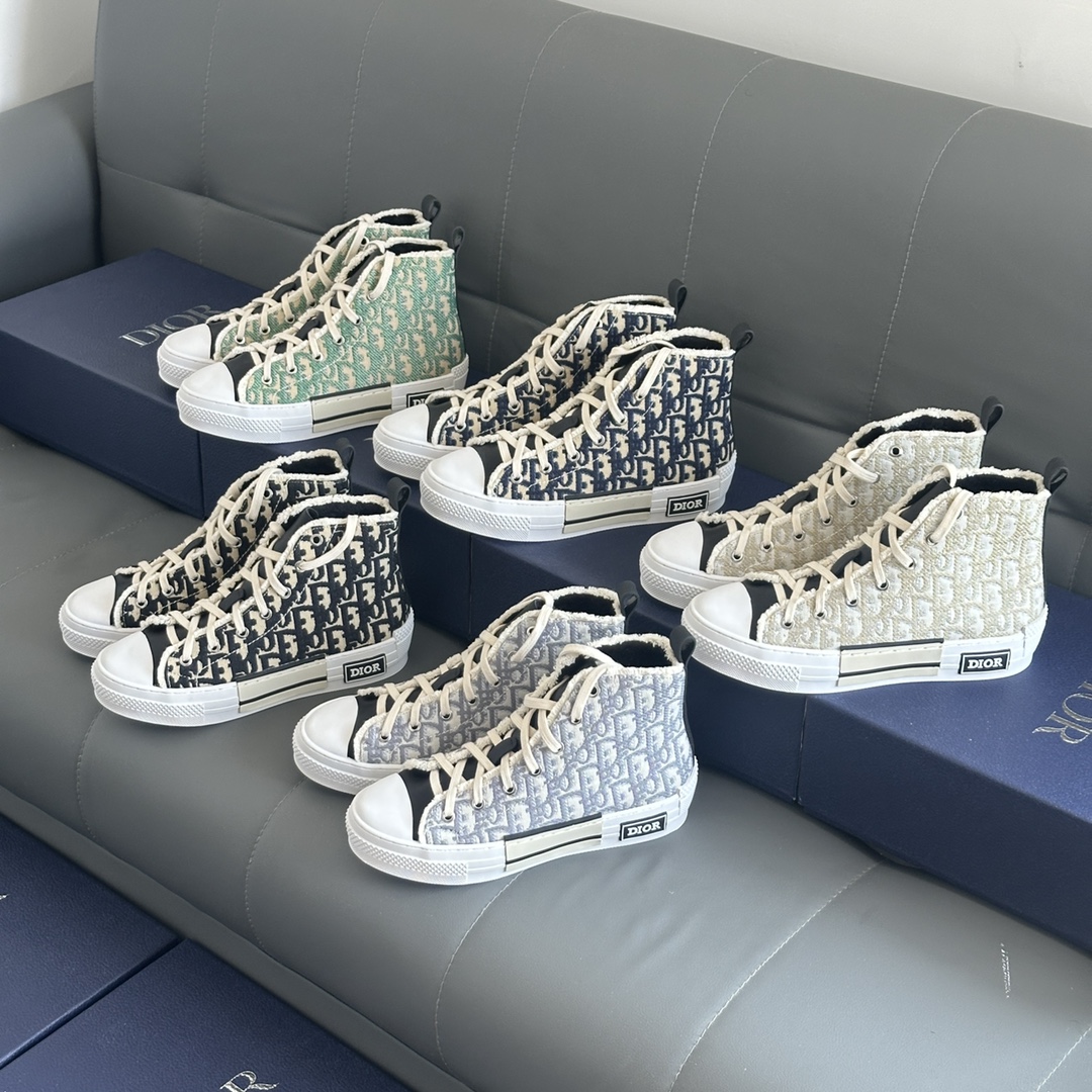 סניקרס דיור גבוהות ונמוכות