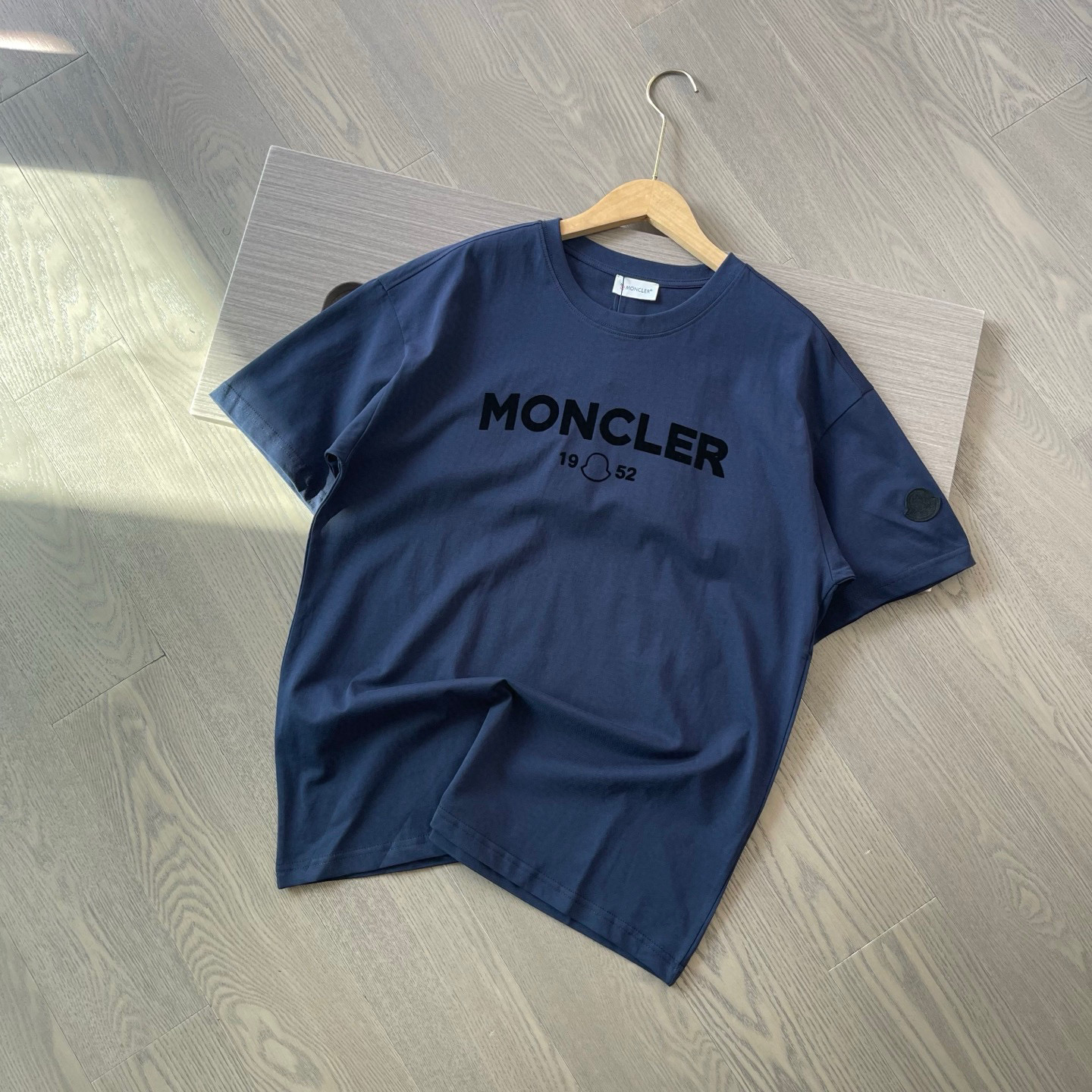 טישירט מונקלר – תמונה 4