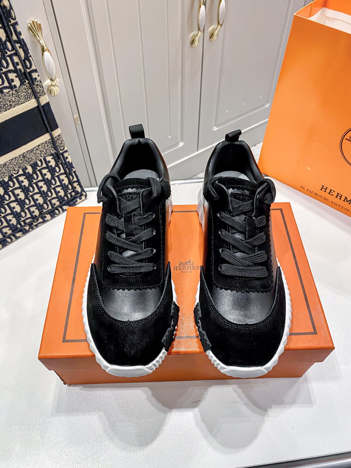 סניקרס הרמס – תמונה 13