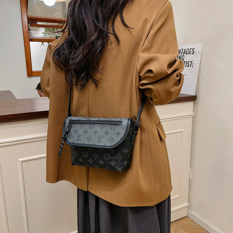 תיק צד לואי ויטון – תמונה 5