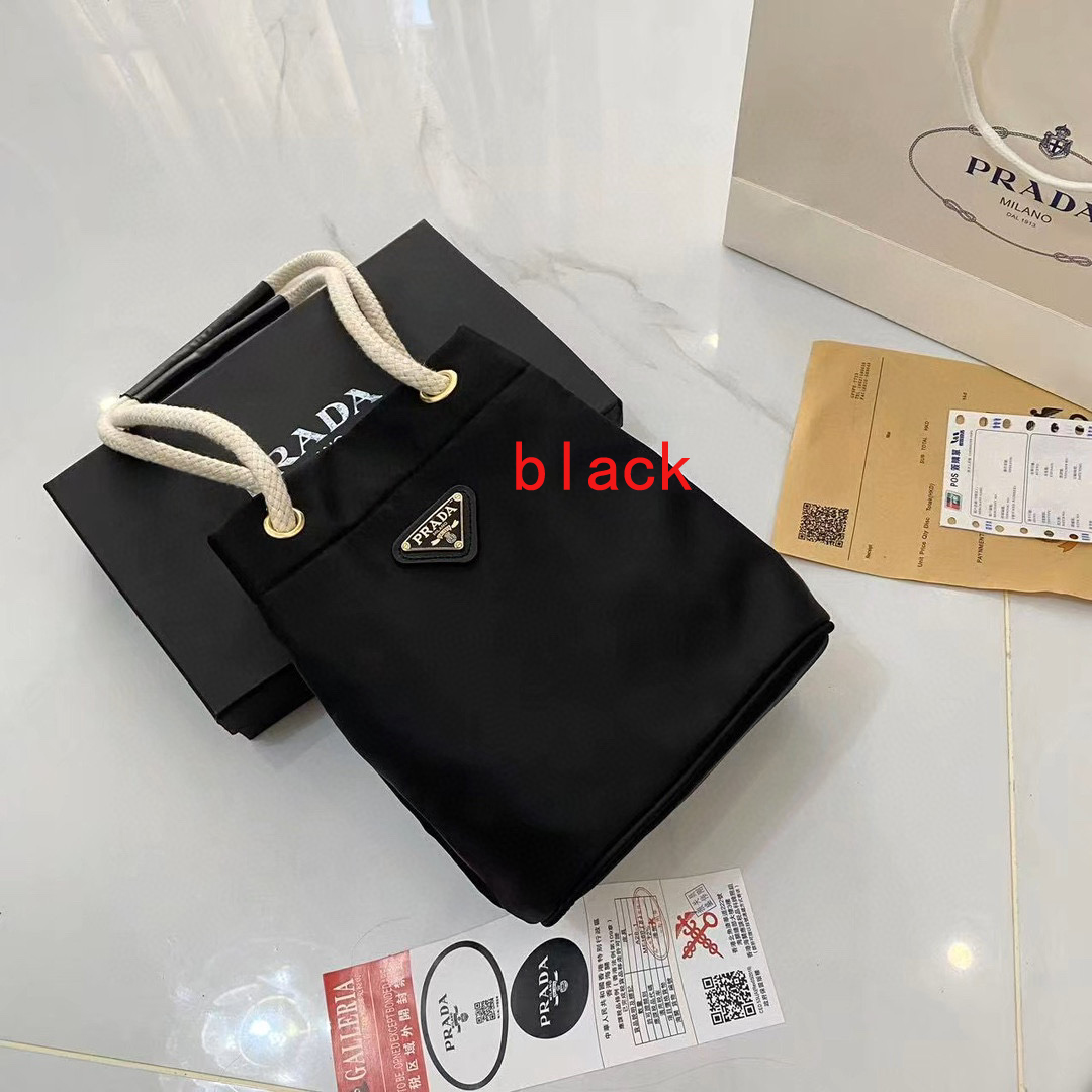 תיק יד פראדה – תמונה 4