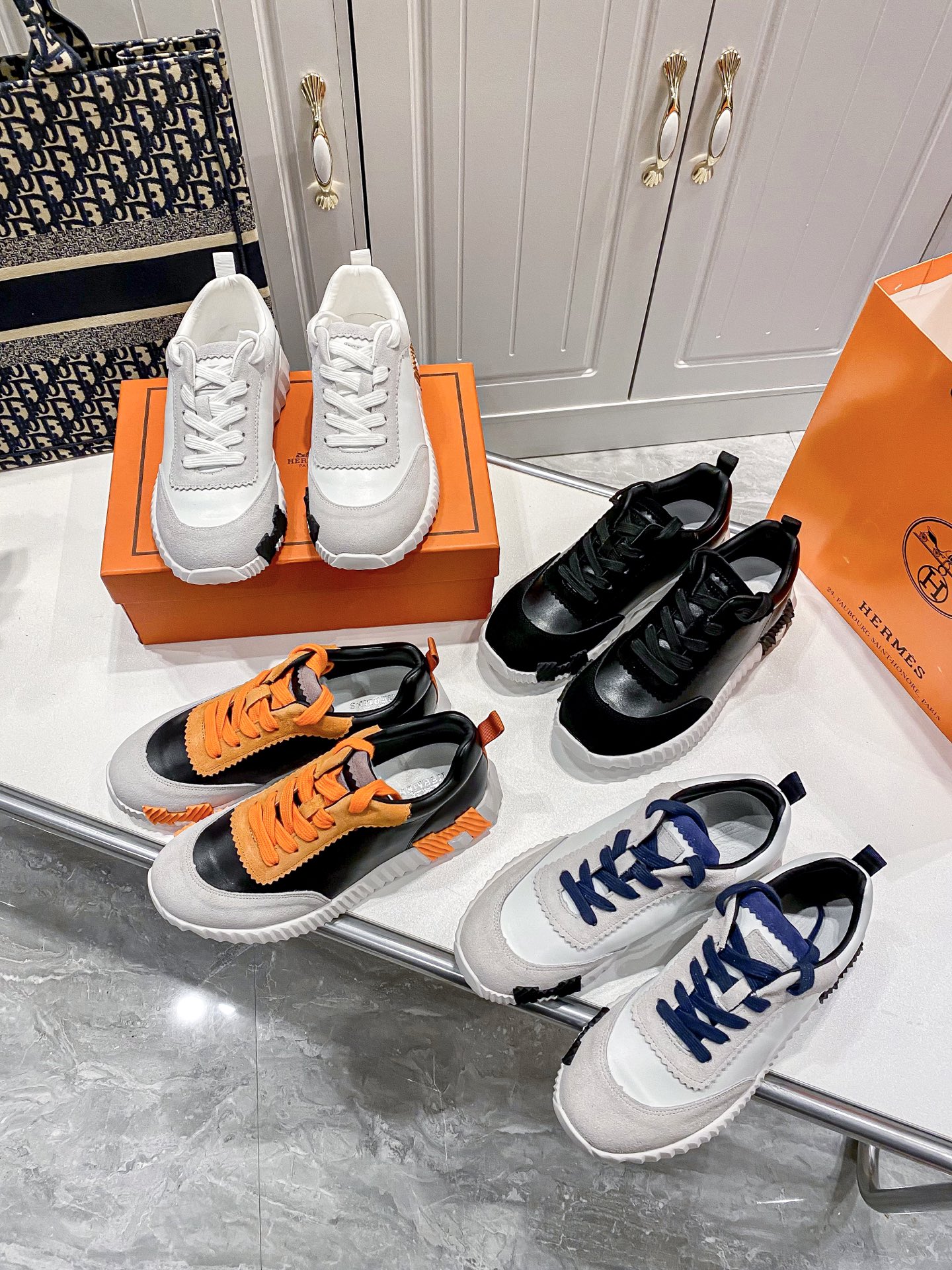 סניקרס הרמס – תמונה 3