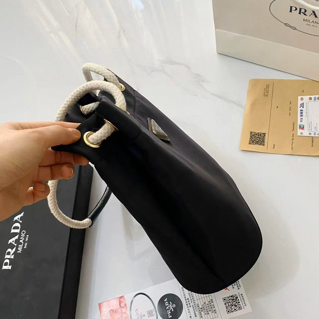 תיק יד פראדה – תמונה 12