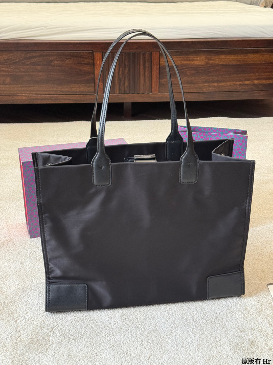 תיק צד גדול טורי – תמונה 10