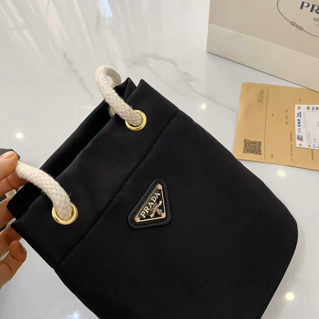 תיק יד פראדה – תמונה 5