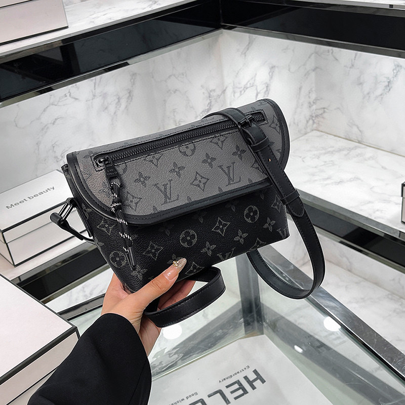 תיק צד לואי ויטון – תמונה 10