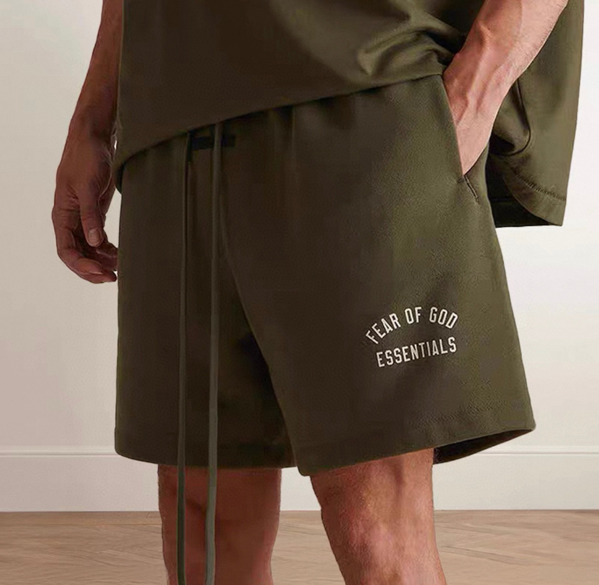 מכנסיים קצרים Essentials – תמונה 3