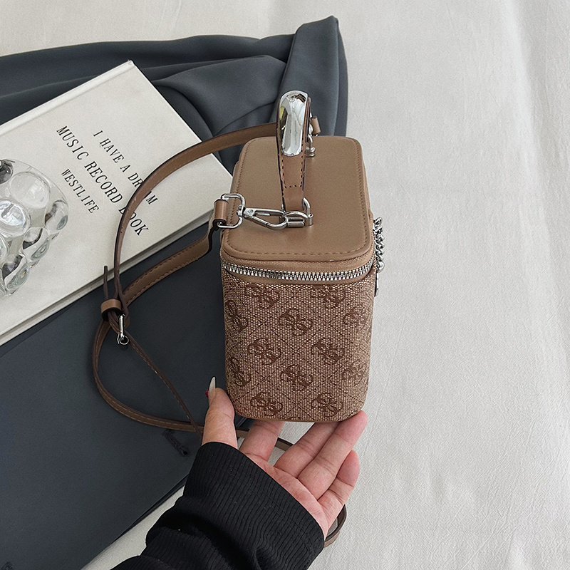 תיק צד גס – תמונה 17