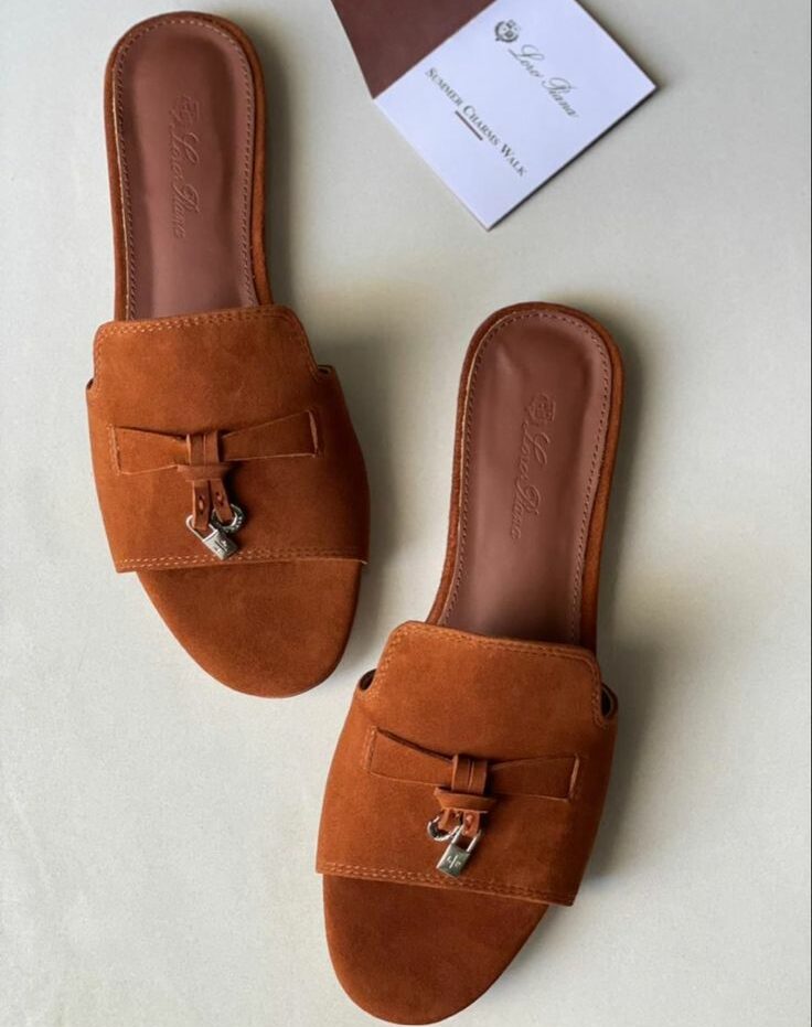 כפכפים לורו פיאנה