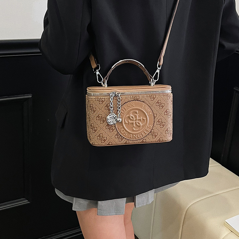 תיק צד גס – תמונה 21