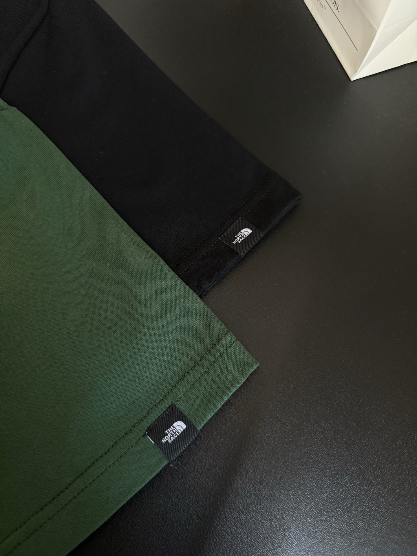 חולצות טי נורת פייס – תמונה 9