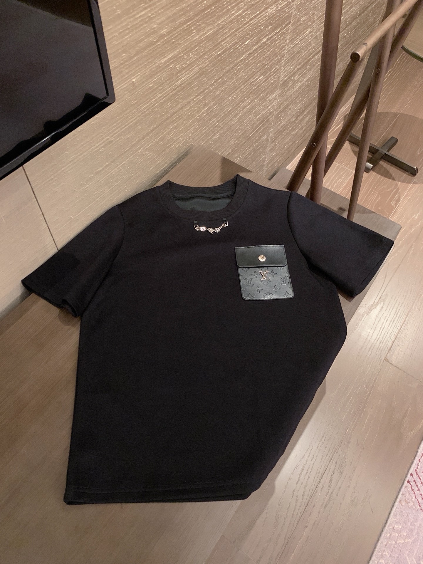 חליפת פנאי לואי ויטון – תמונה 7