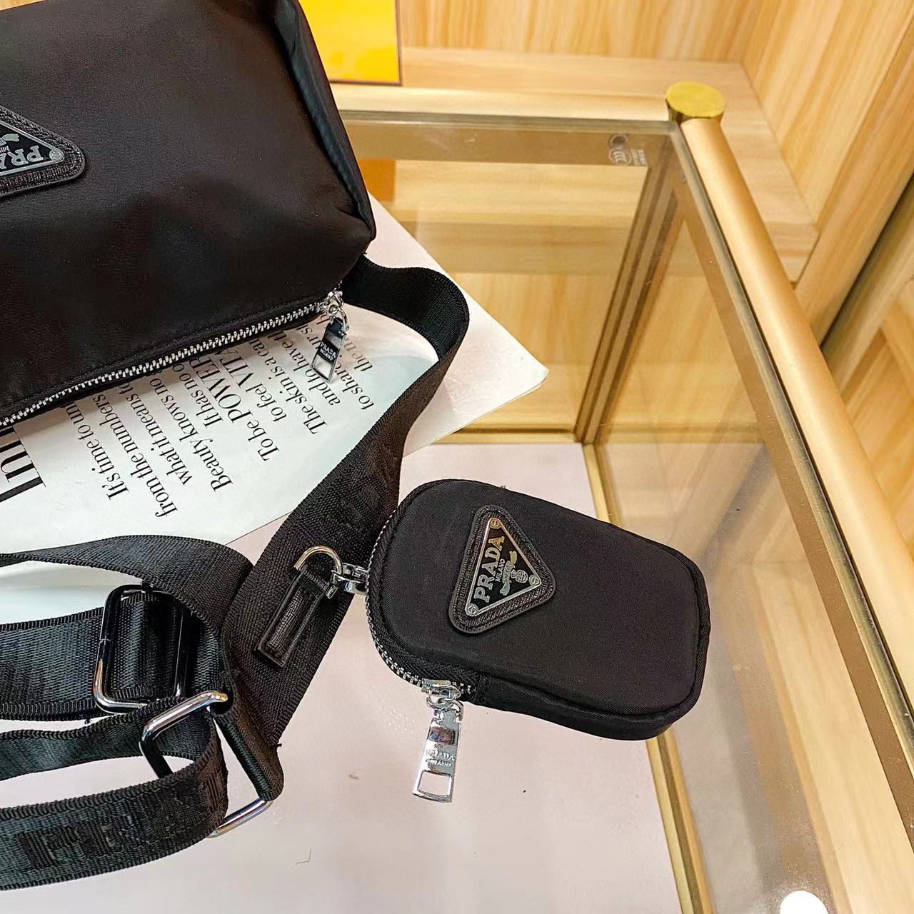 תיק צד פראדה – תמונה 8