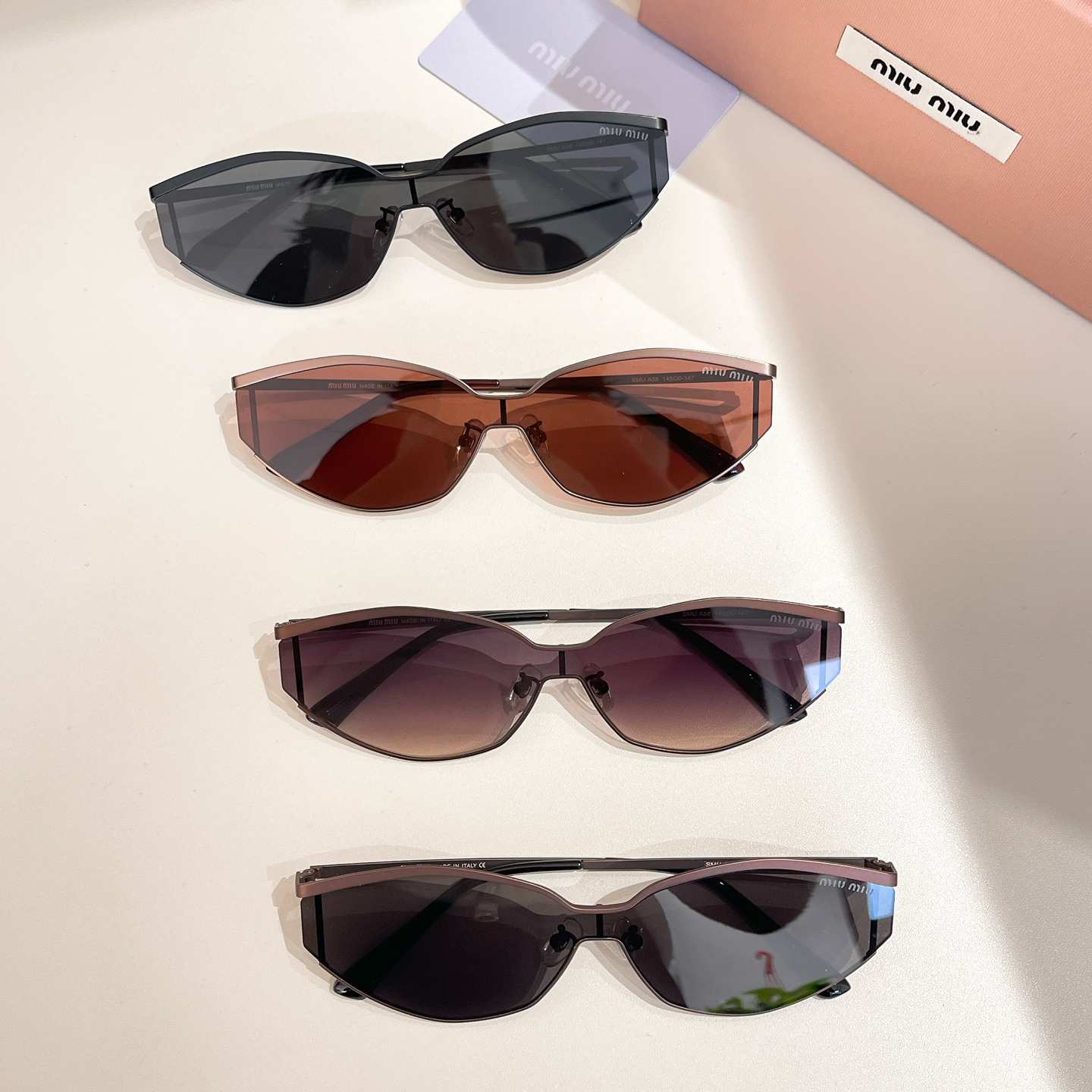 משקפי שמש מיו מיו