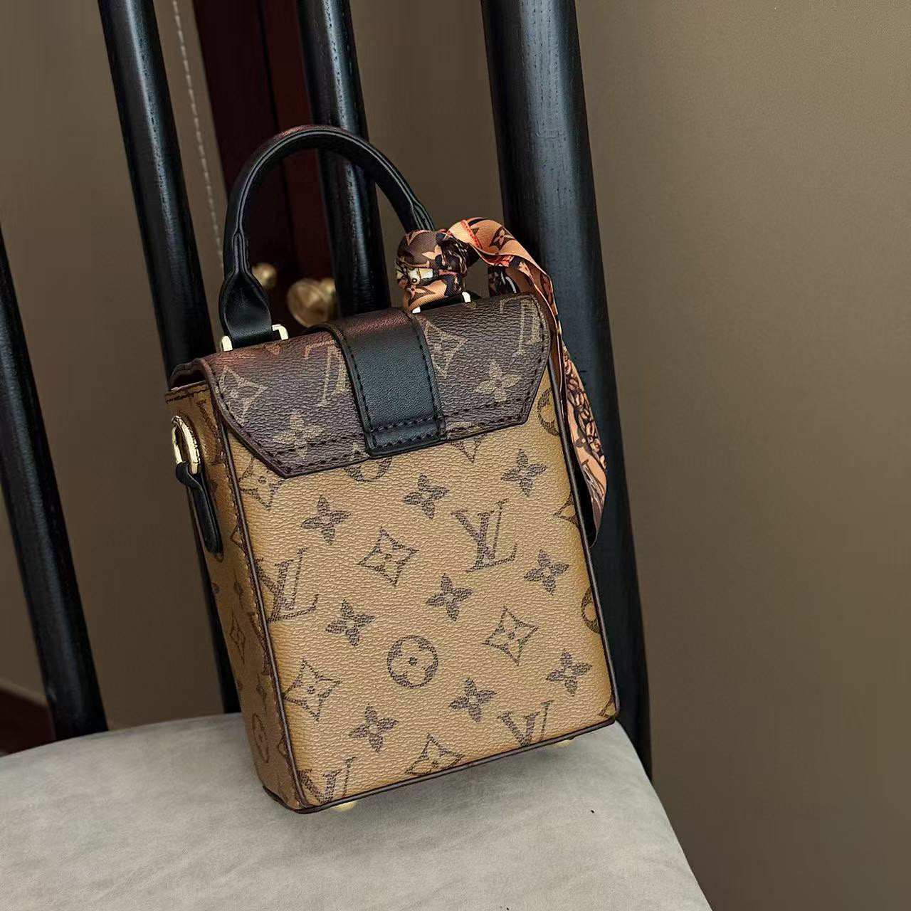 תיק כתף לואי ויטון – תמונה 6