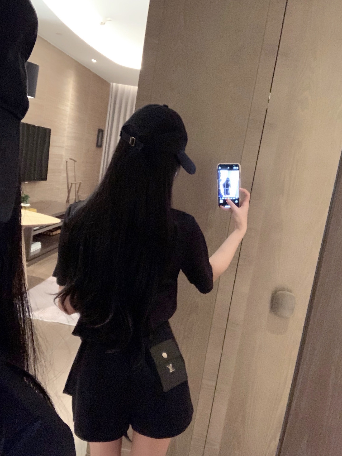 חליפת פנאי לואי ויטון – תמונה 9