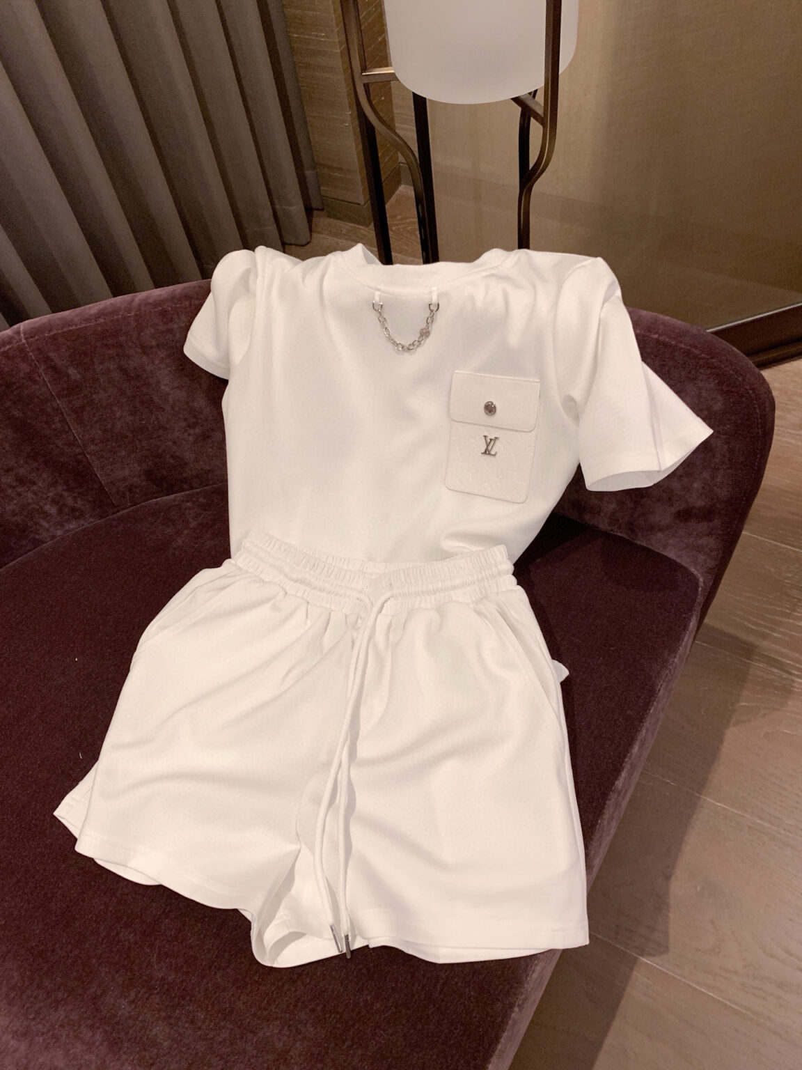 חליפת פנאי לואי ויטון – תמונה 8