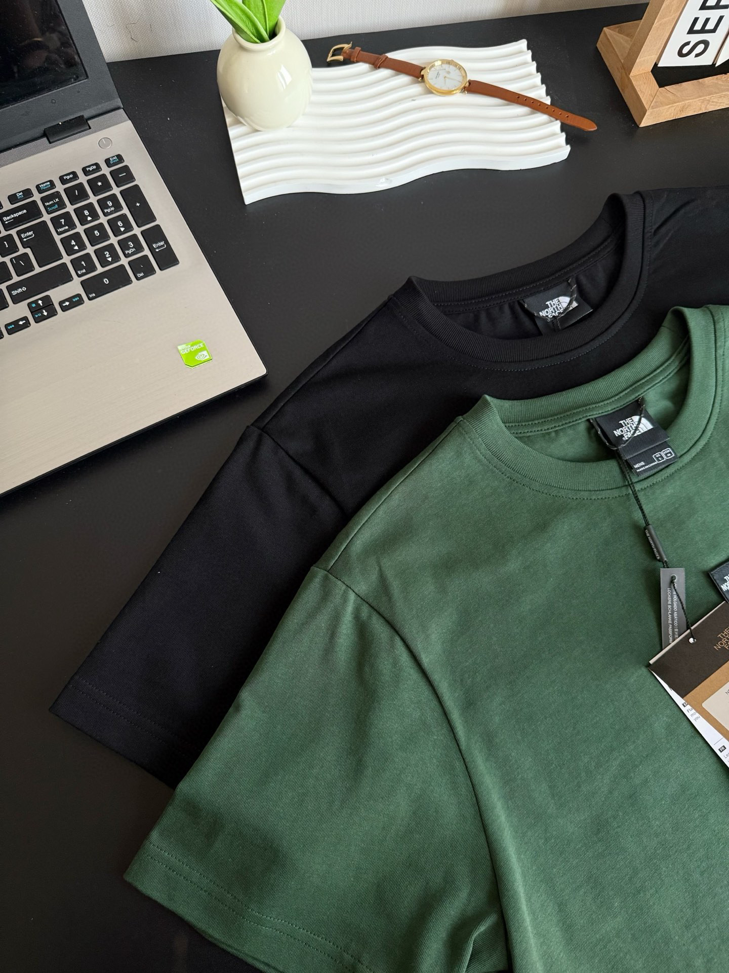 חולצות טי נורת פייס – תמונה 6