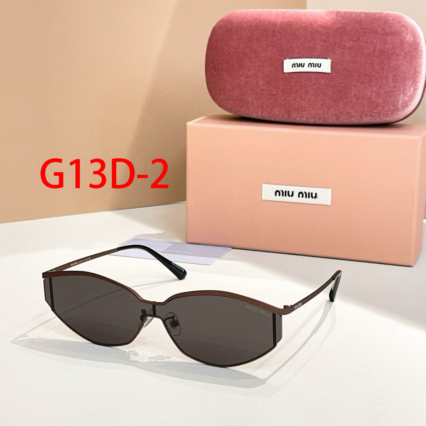 משקפי שמש מיו מיו – תמונה 4