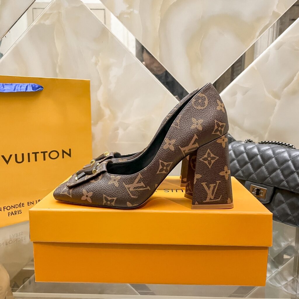נעלי עקב לואי ויטון – תמונה 10