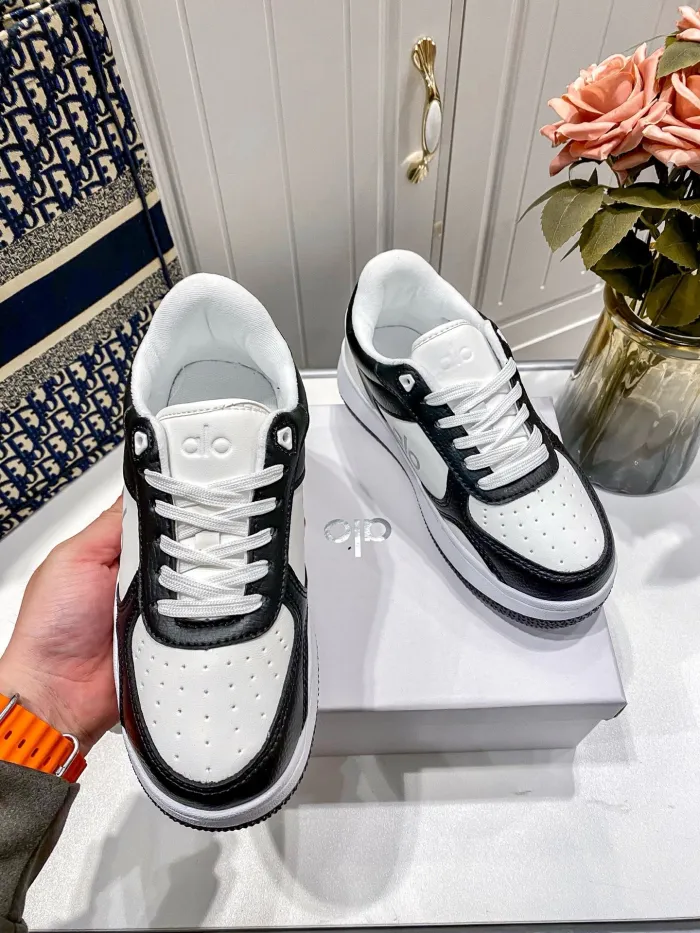 סניקרס אלו יוגה – תמונה 6