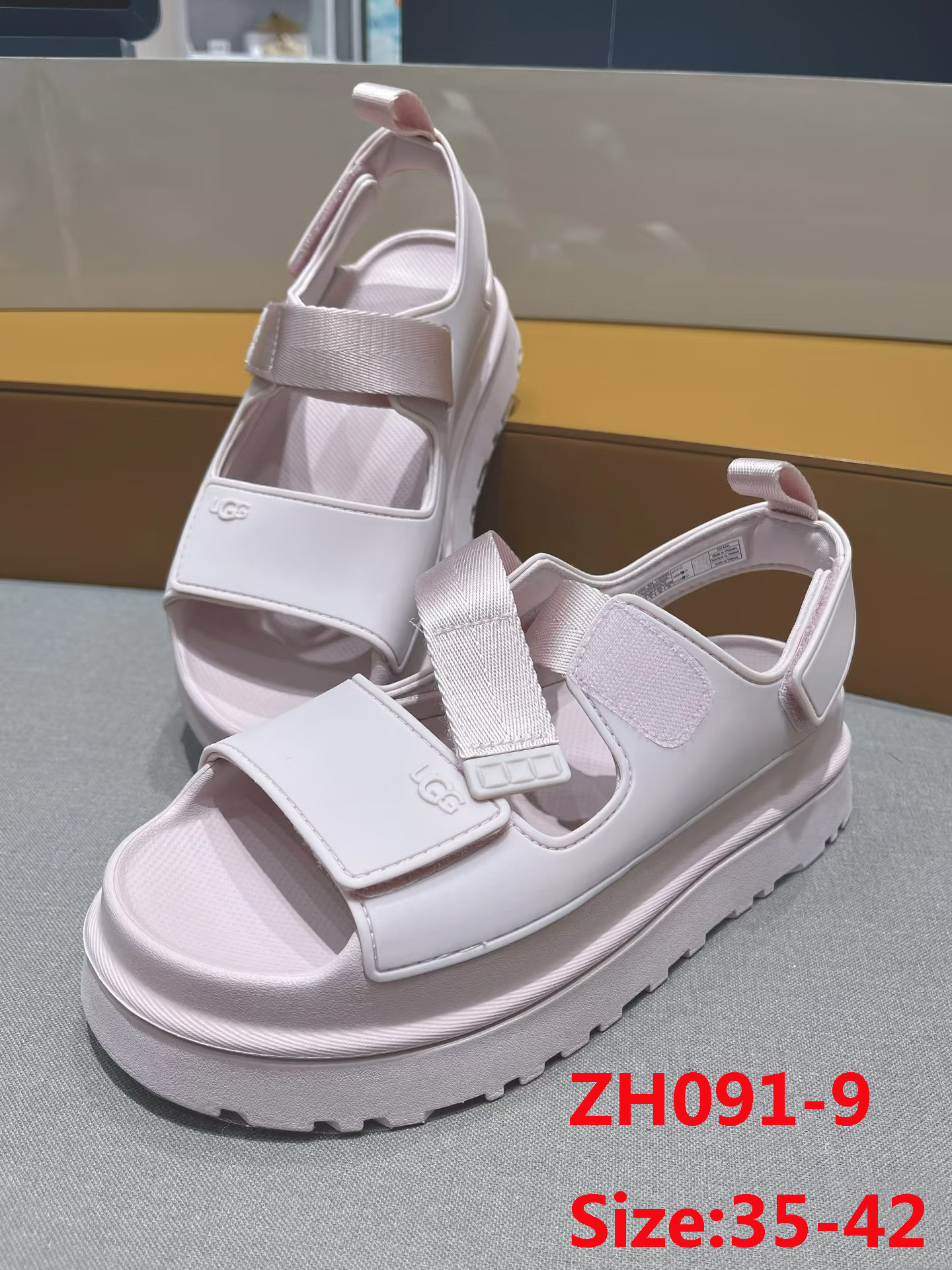 סנדלים UGG פלטפורמה – תמונה 11