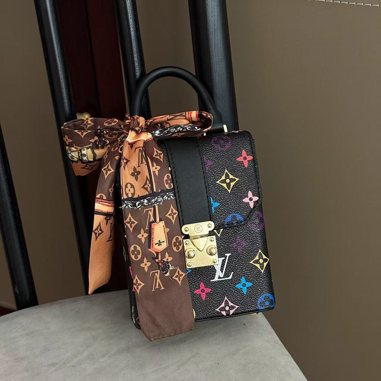 תיק כתף לואי ויטון – תמונה 5