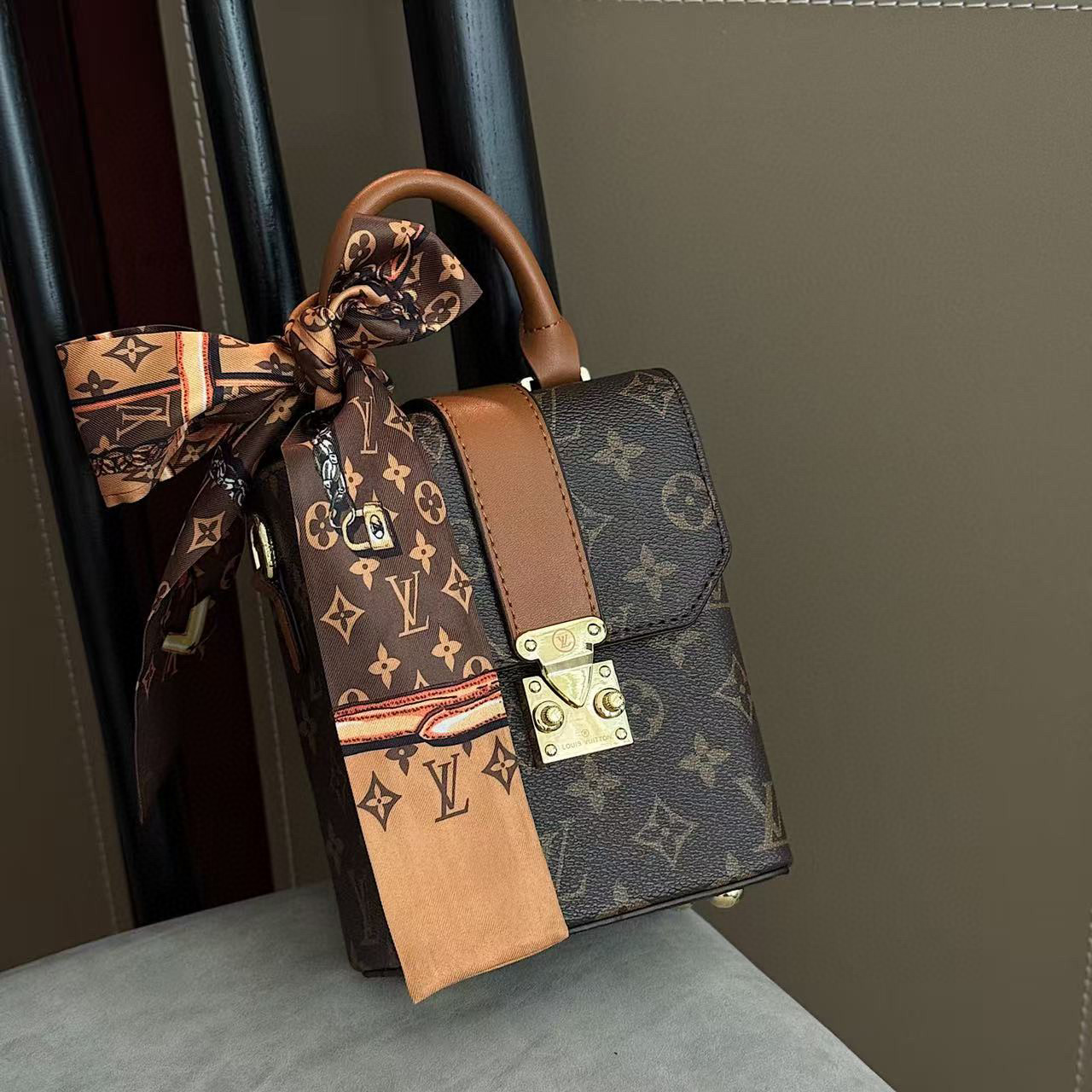 תיק כתף לואי ויטון – תמונה 7