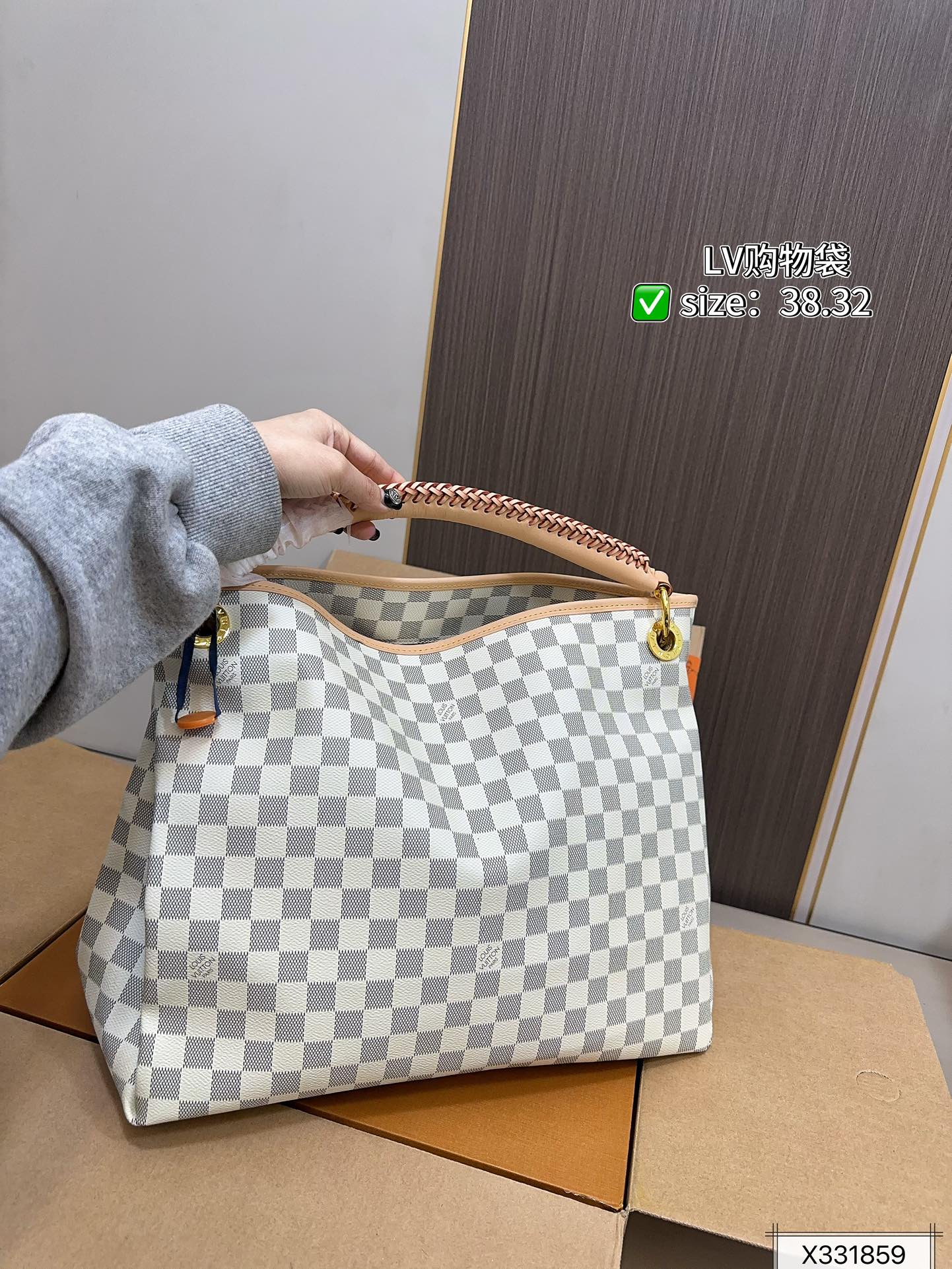 תיק שק לואי ויטון – תמונה 6