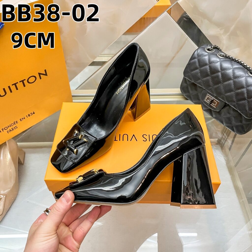 נעלי עקב לואי ויטון – תמונה 4