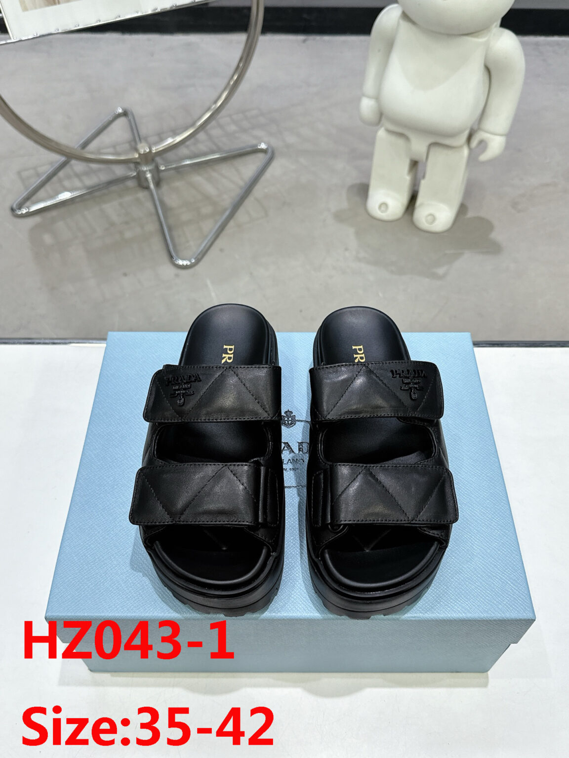 סנדלים וכפכפים פראדה – תמונה 3