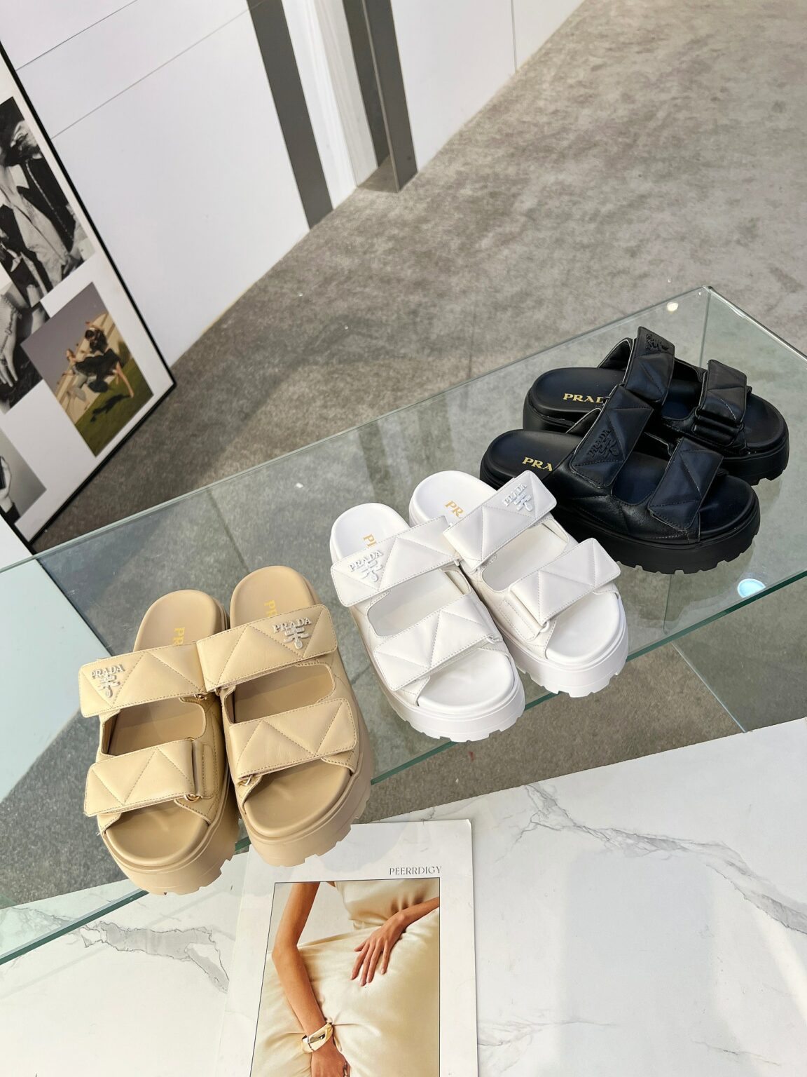 סנדלים וכפכפים פראדה – תמונה 9