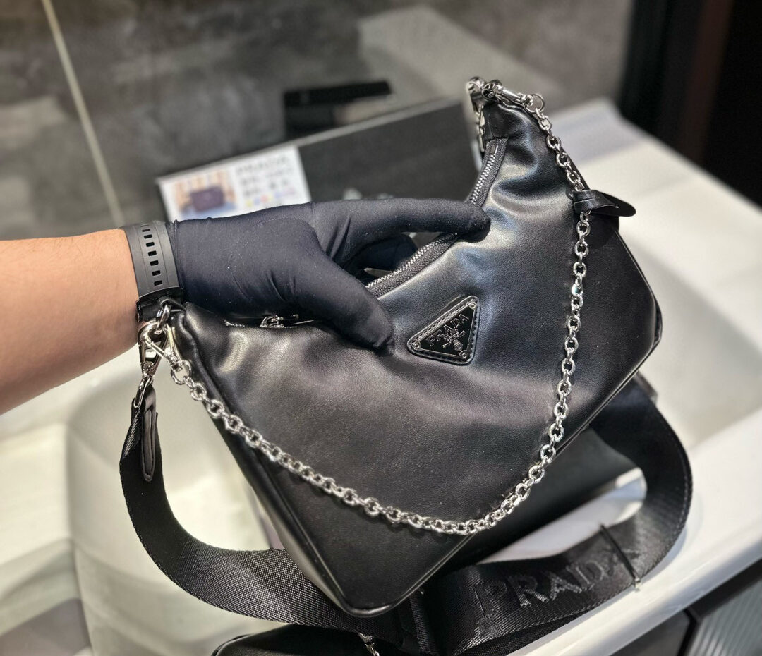 תיק צד פראדה