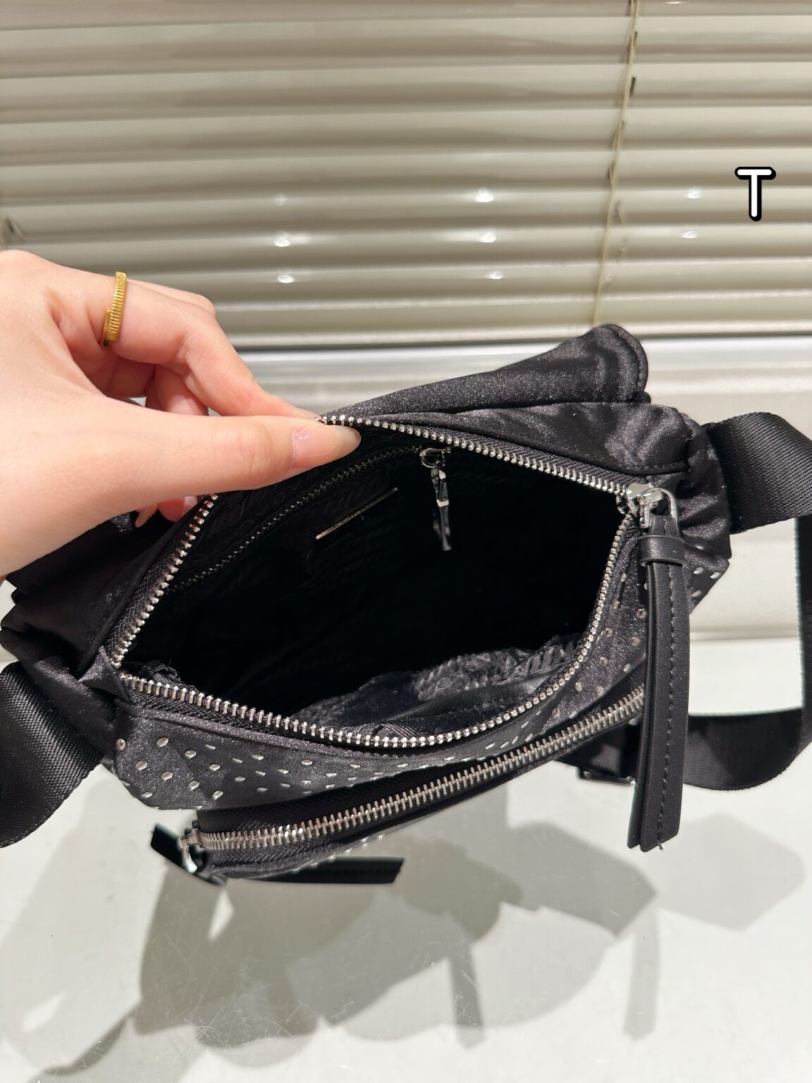 תיק צד פראדה – תמונה 5