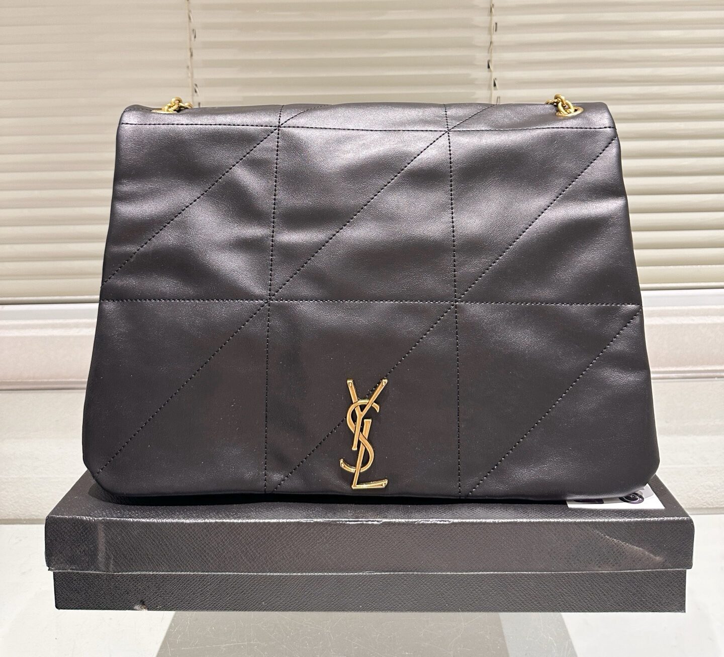 תיק צד איב סן לורן