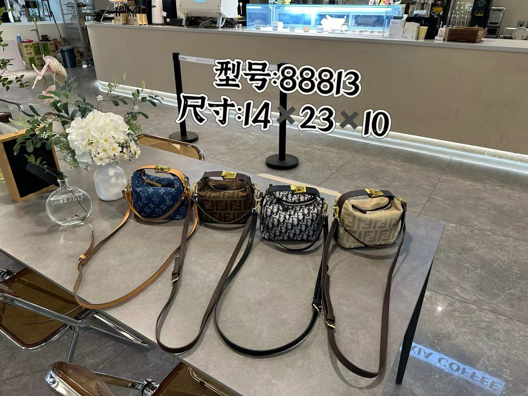 תיק יד מותגים – תמונה 4