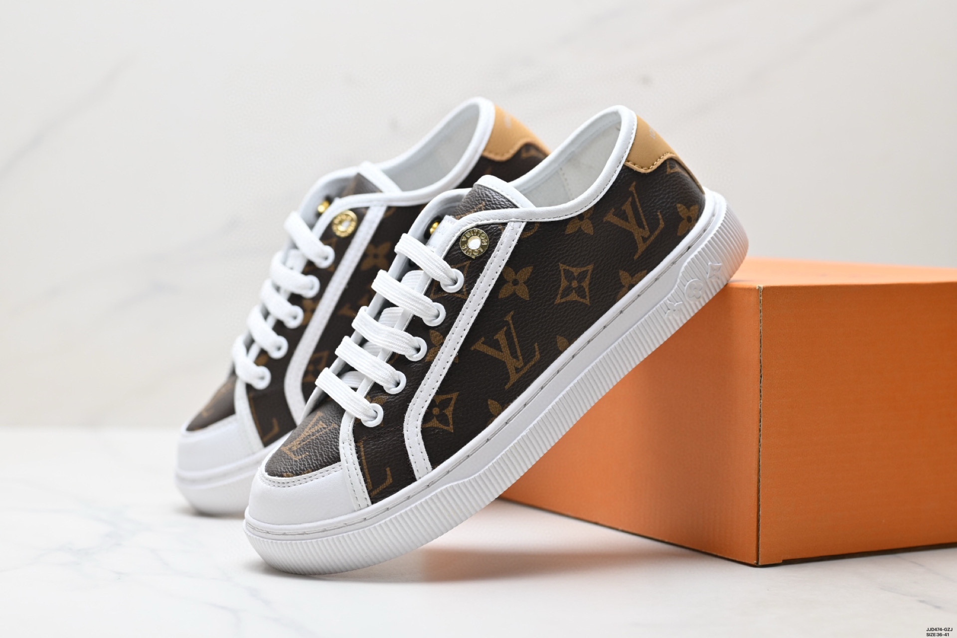 סניקרס לואי ויטון