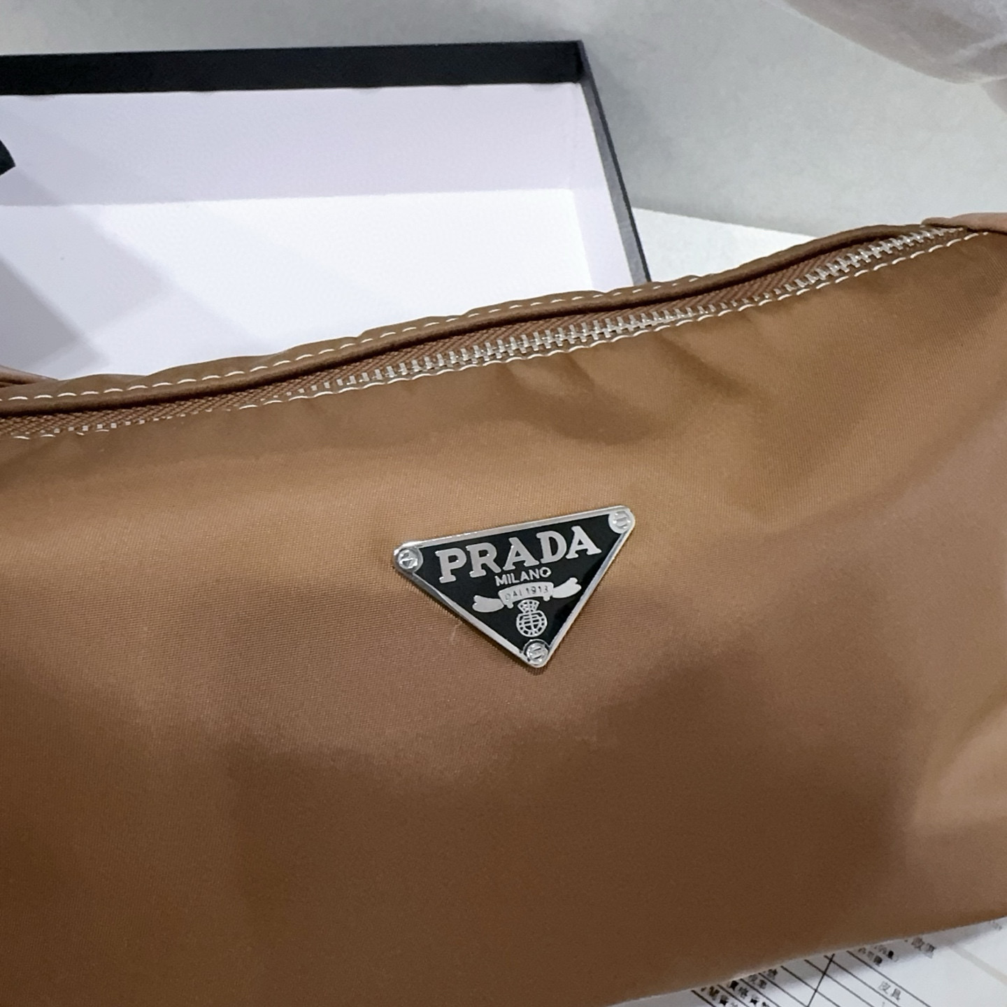 תיק צד פראדה – תמונה 9