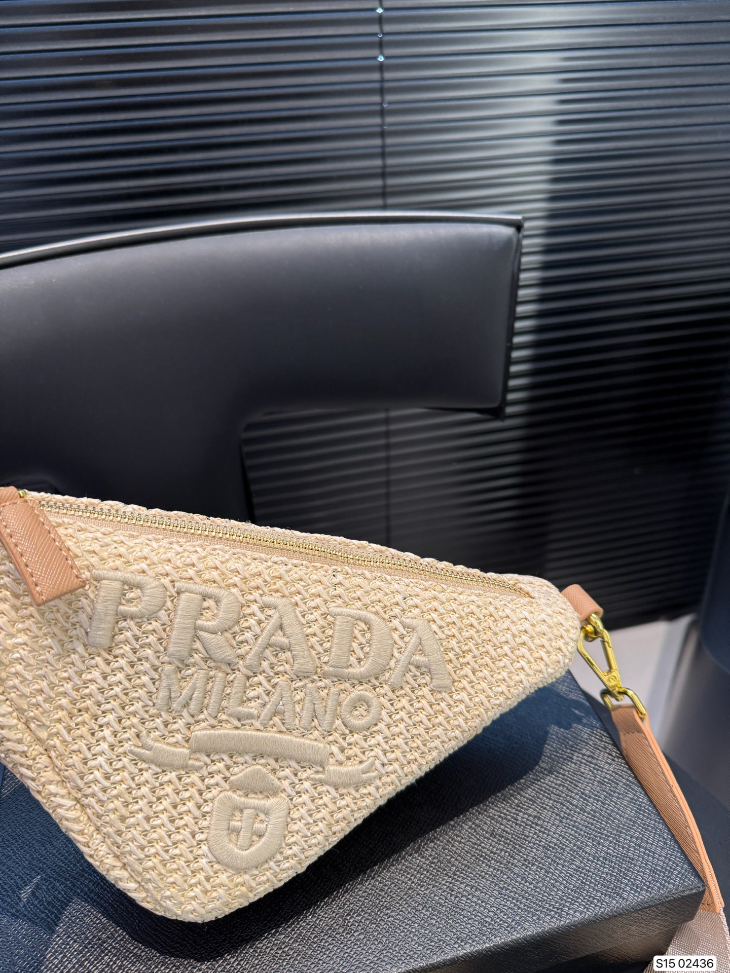 תיק צד פראדה – תמונה 7