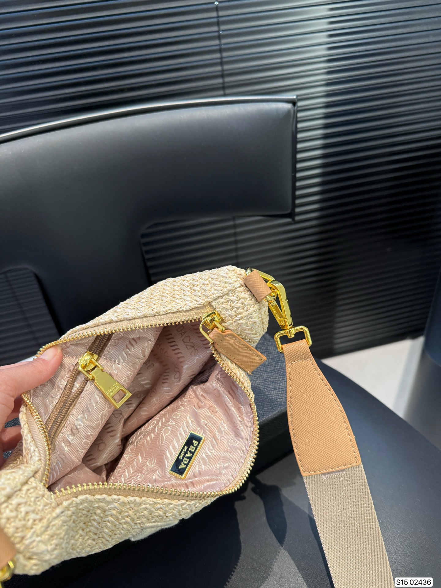 תיק צד פראדה – תמונה 10