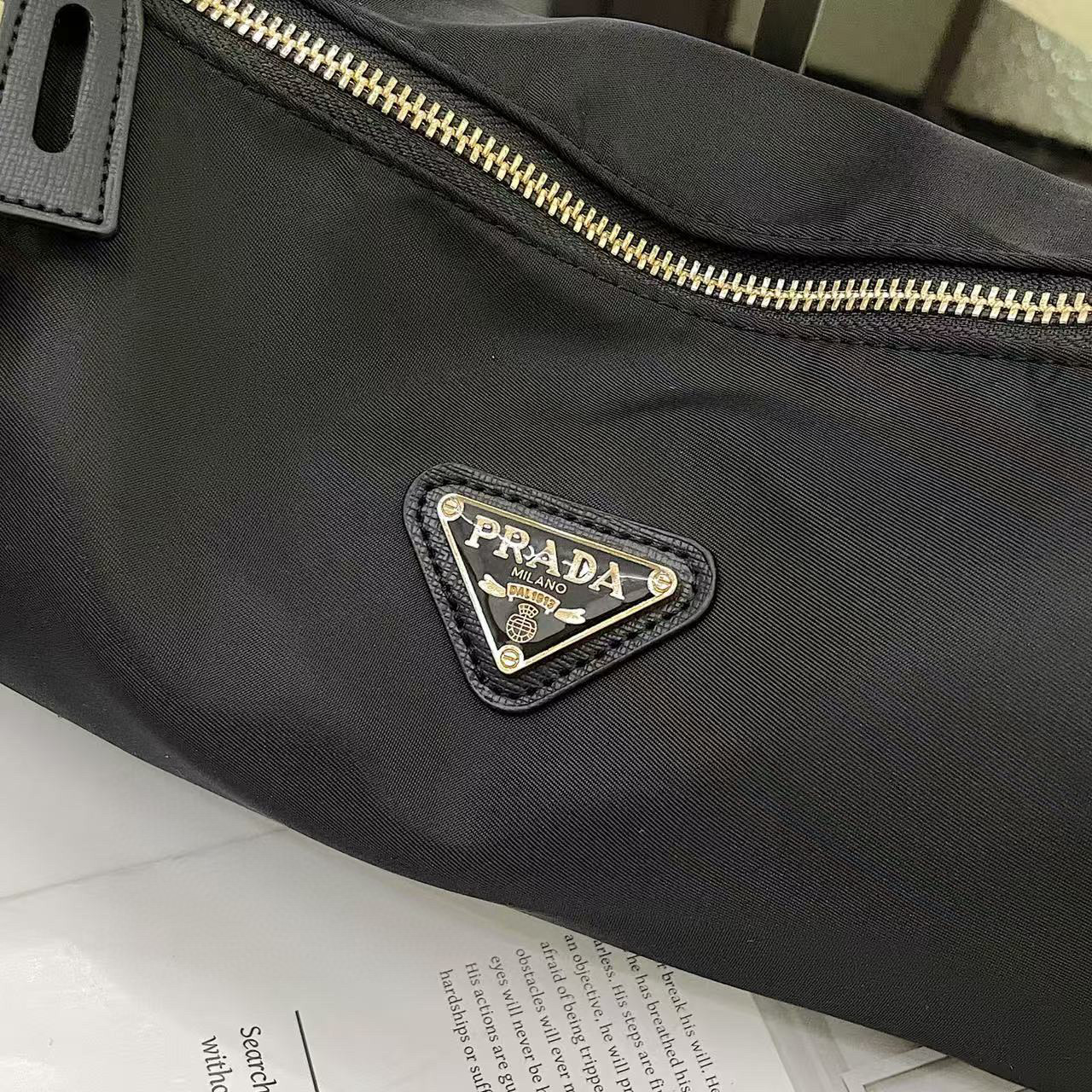 תיק כתף פראדה – תמונה 5