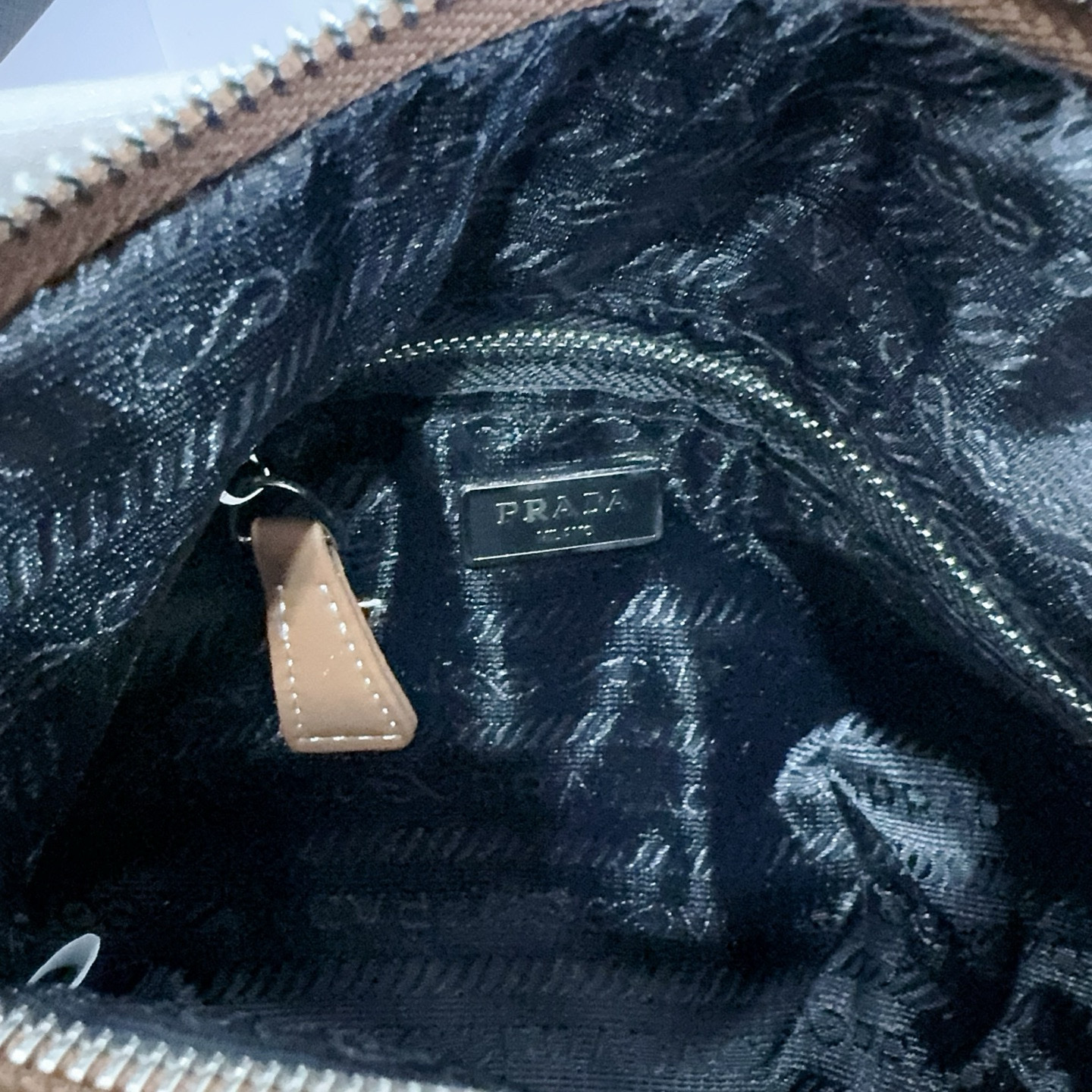 תיק צד פראדה – תמונה 8