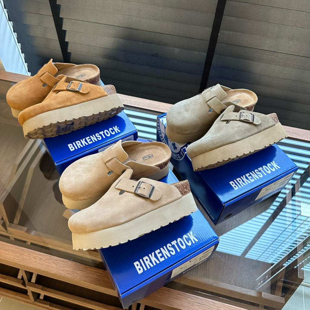 כפכפים מוגבהים בירקנשטוק