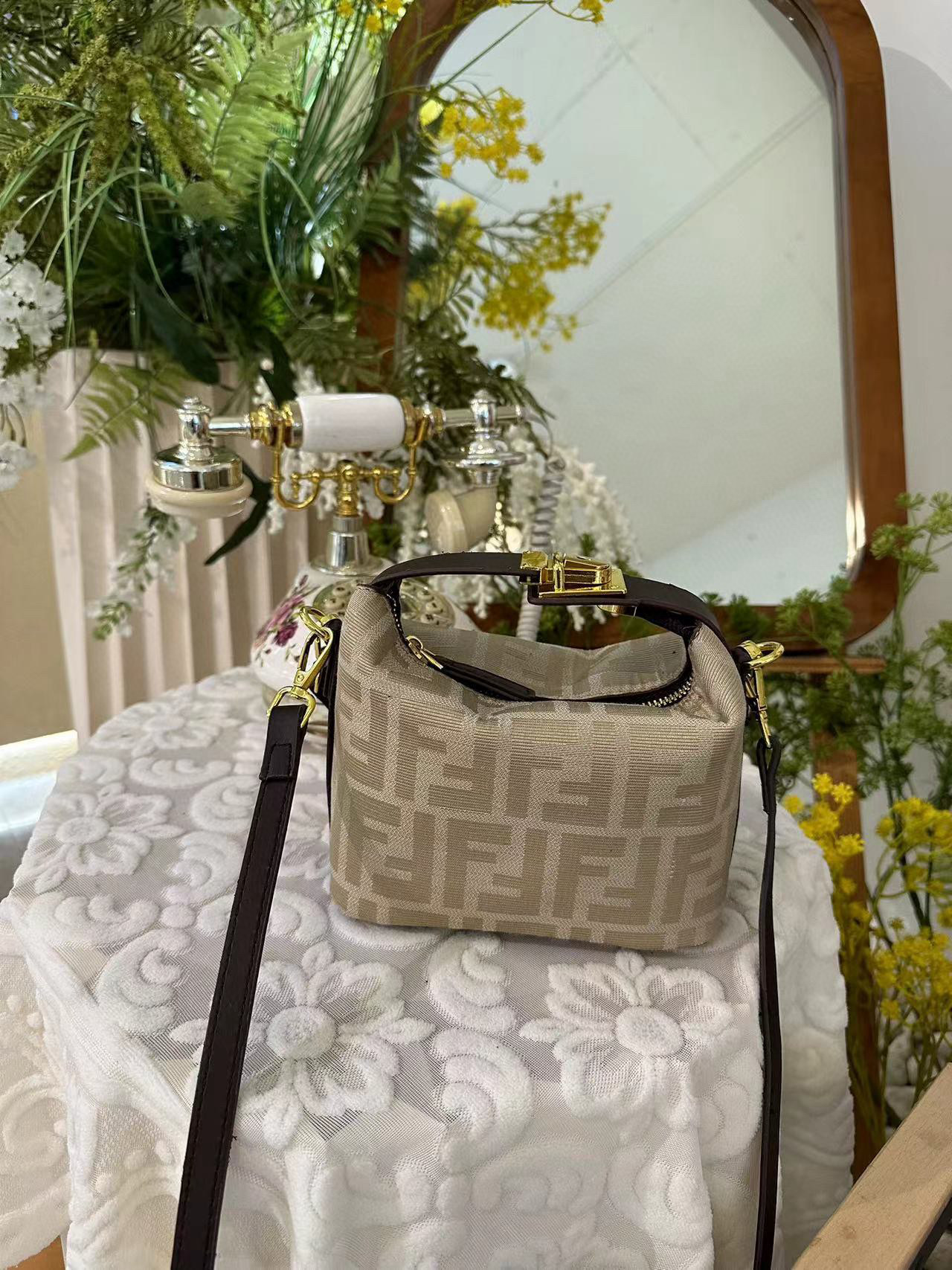 תיק יד מותגים