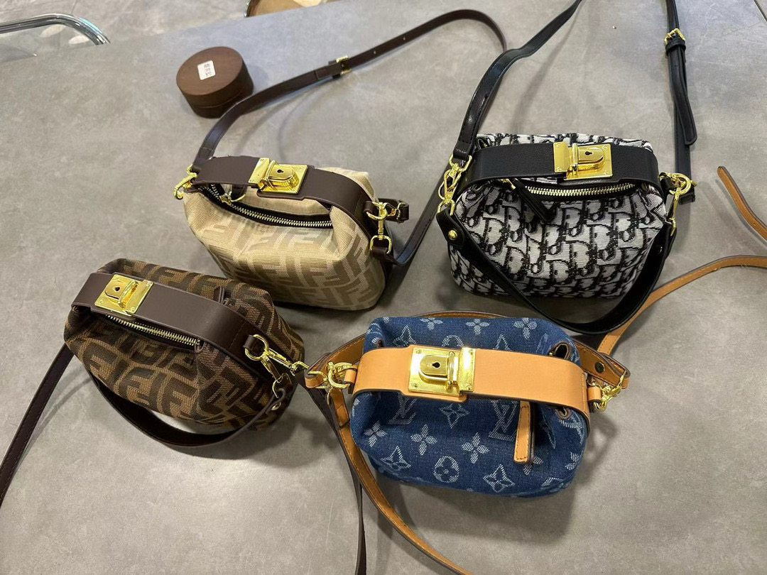 תיק יד מותגים – תמונה 3