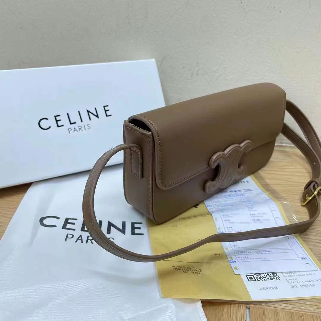 תיק צד קטן סלין – תמונה 12