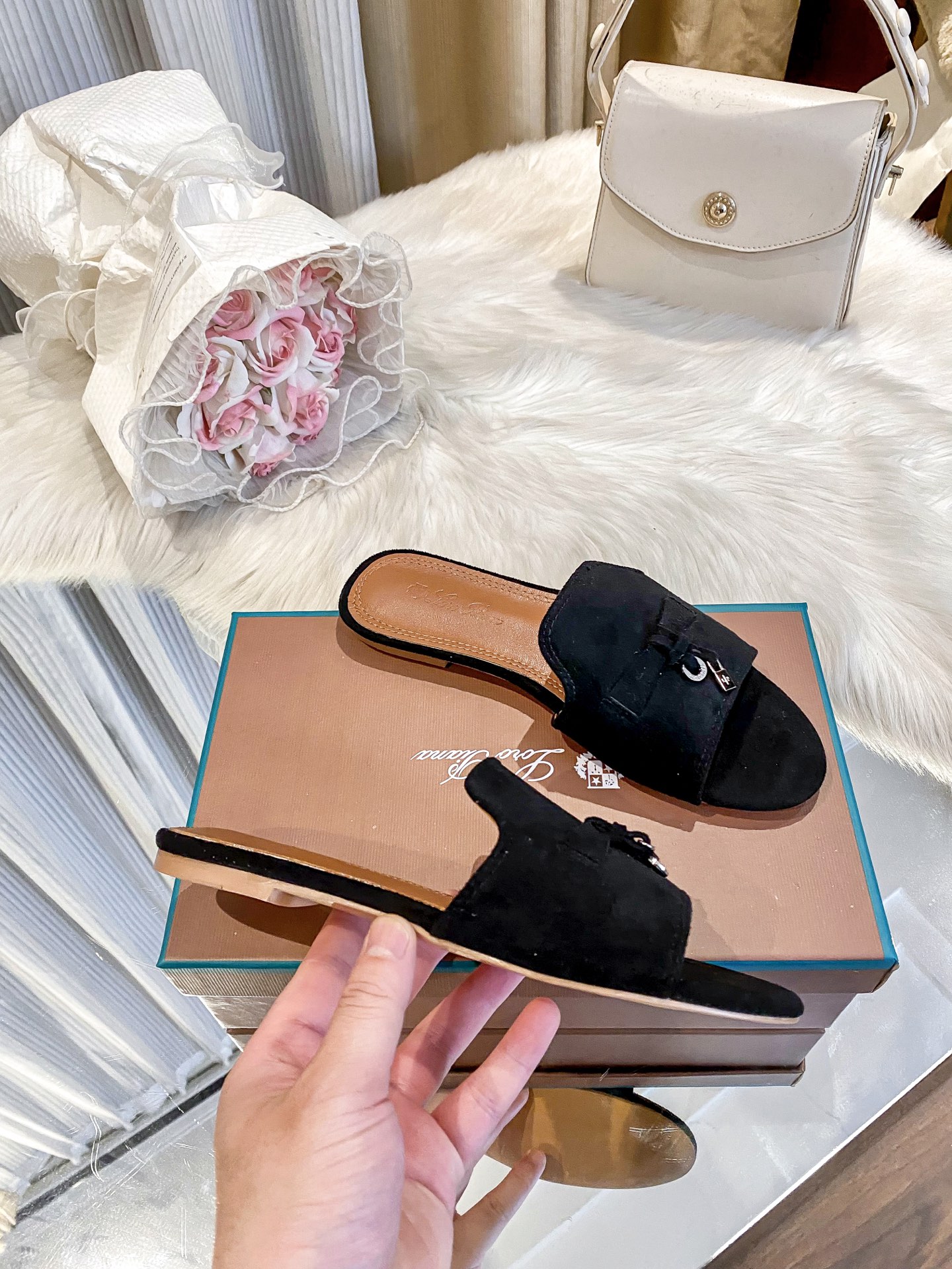 כפכפים לורו פיאנה – תמונה 16