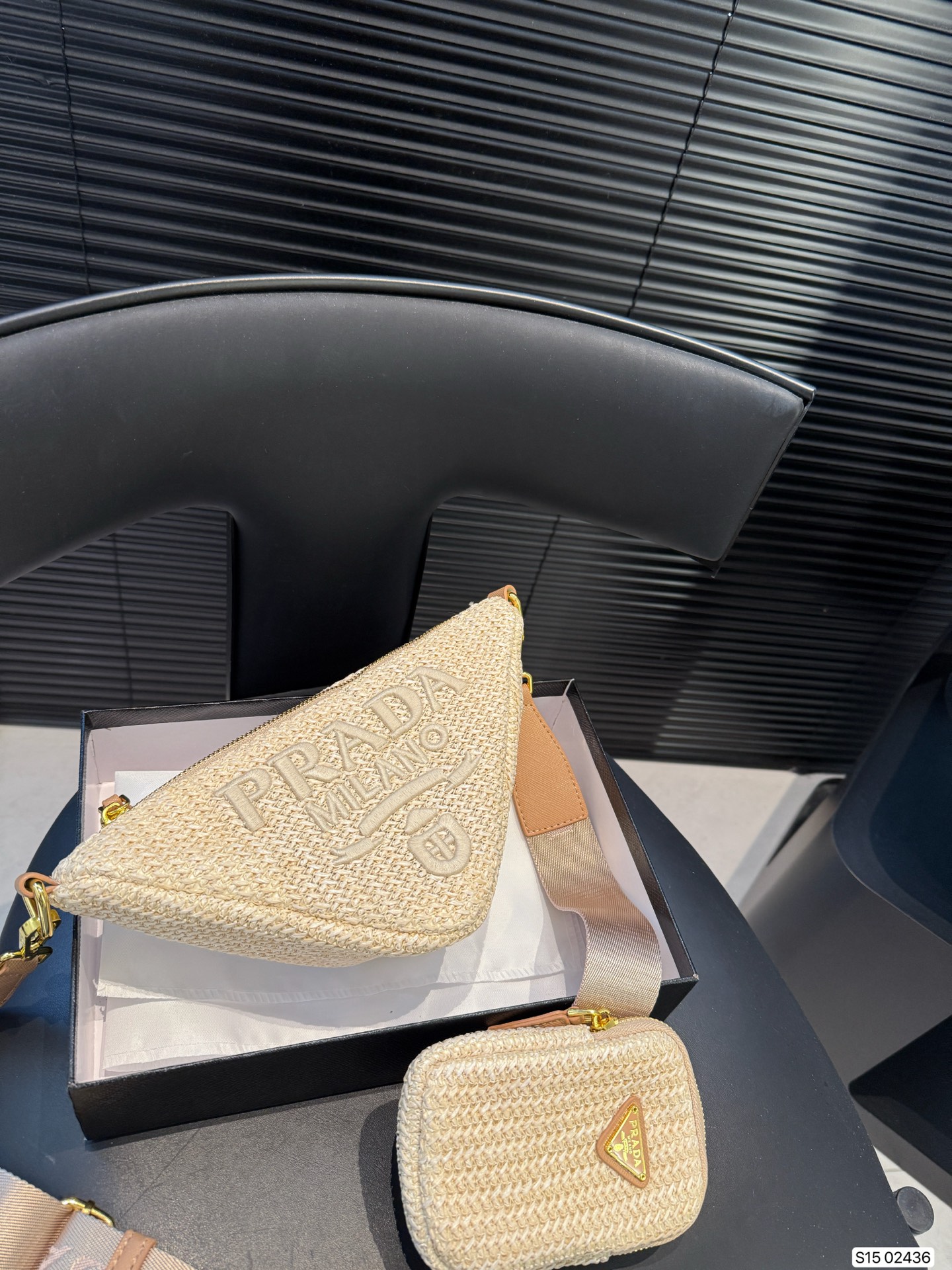 תיק צד פראדה – תמונה 4