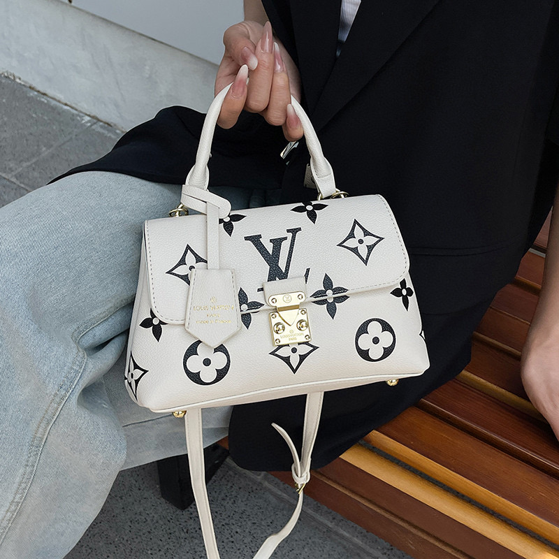 תיק יד לואי ויטון